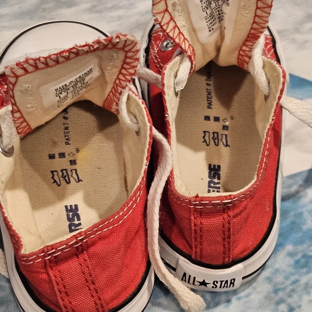 Converse Chuck Taylor All Star Infant Red Low Top Sneakers Size 6